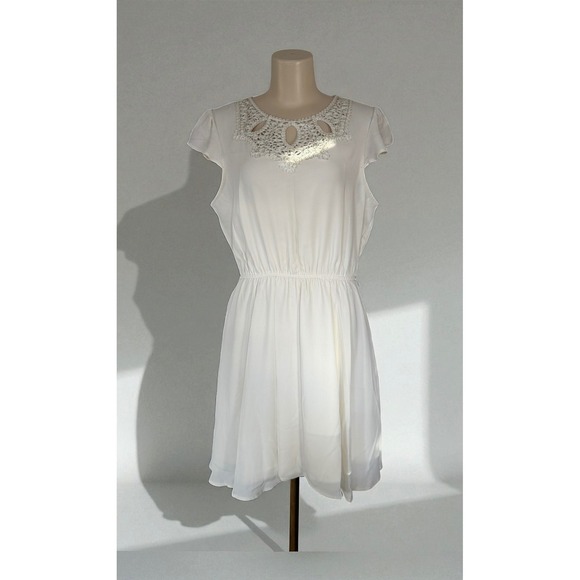 VTG Y2K White Dress L Angel Fairy Feminine LACE DETAIL - Picture 2 of 15